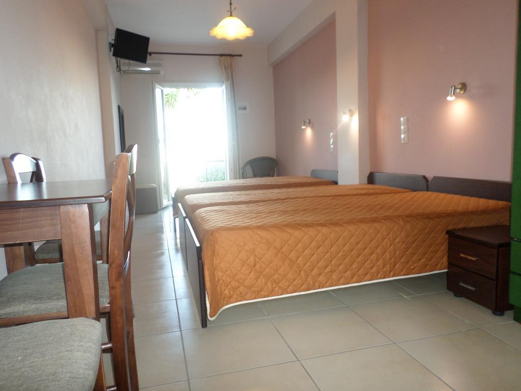 Krystallia Apartments Dassia  Bagian luar foto
