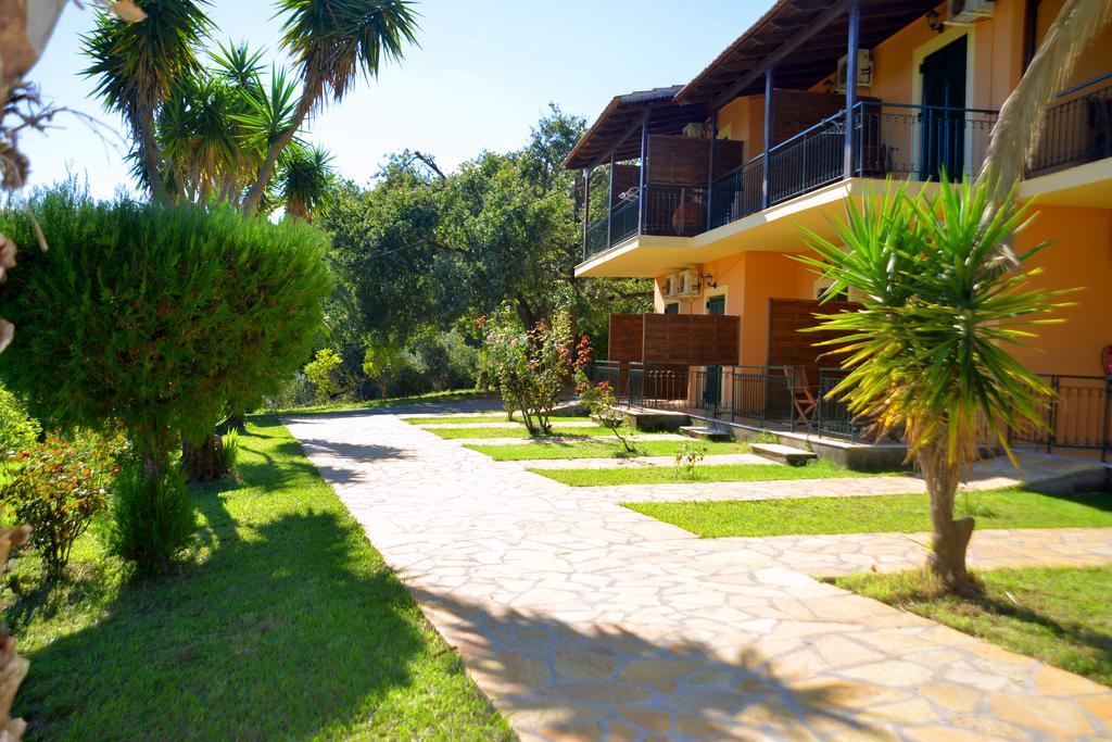 Krystallia Apartments Dassia  Bagian luar foto